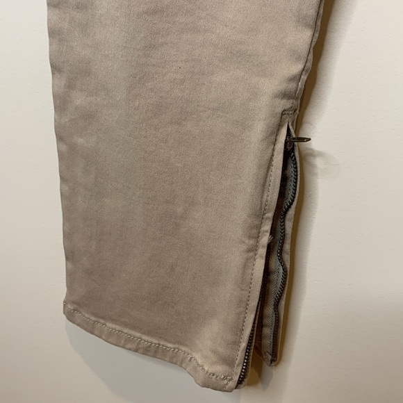 Hollister | Stacked Skinny Advanced Stretch Side Stripe Elastic Zip Cuff Pants S - Picture 16 of 17